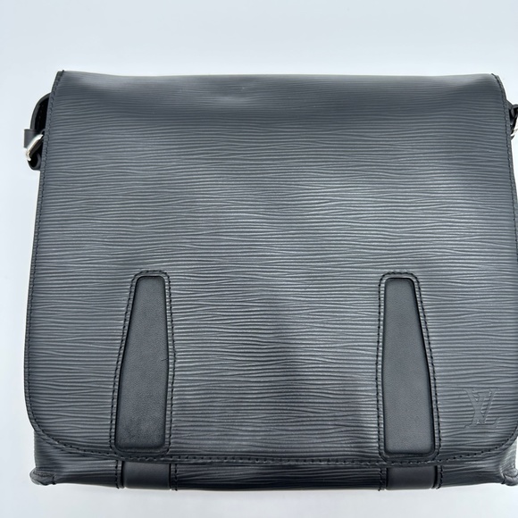 Louis Vuitton Harrington PM Messenger Epi Leather Noir Brand New with Tags - Picture 13 of 16